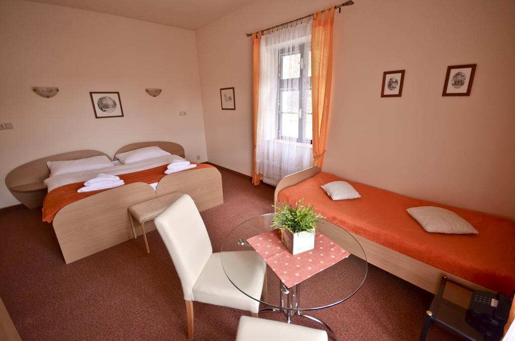 Hotel Paradies Teplice Exterior photo