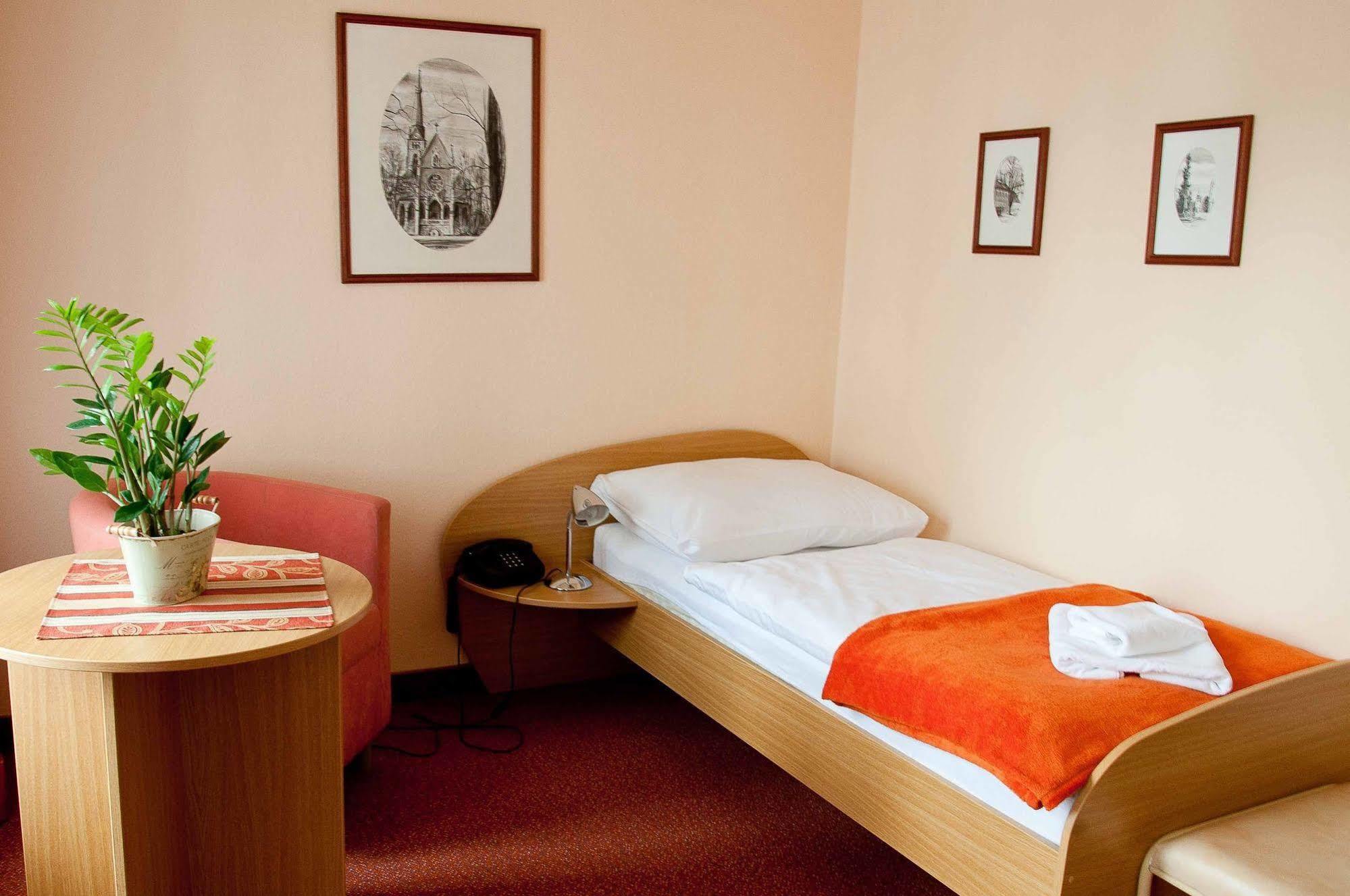 Hotel Paradies Teplice Exterior photo