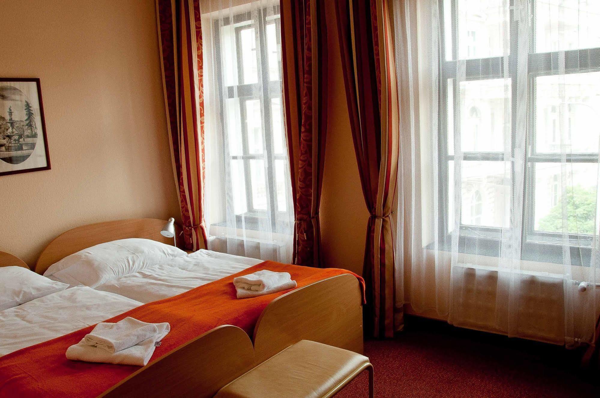 Hotel Paradies Teplice Exterior photo