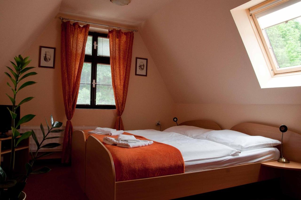 Hotel Paradies Teplice Exterior photo