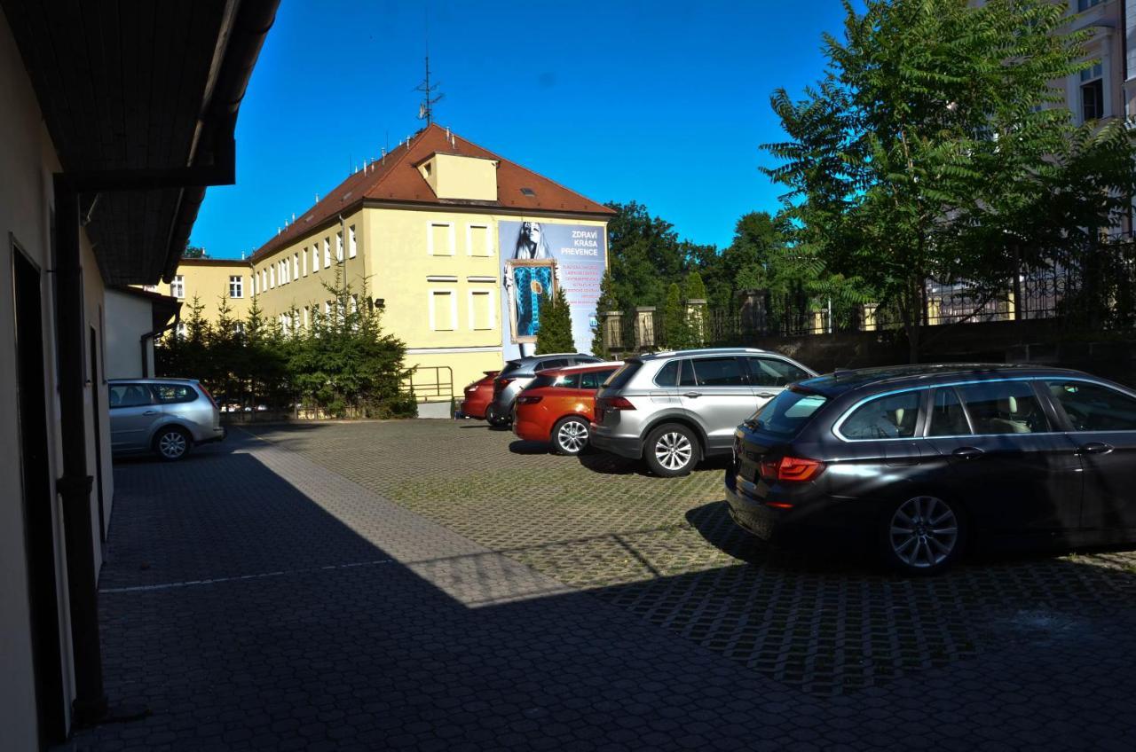 Hotel Paradies Teplice Exterior photo